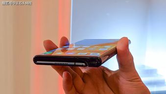 折疊屏戰(zhàn)局再升溫 三星二代曝光，華為Mate X能否靠軟件生態(tài)后來居上？